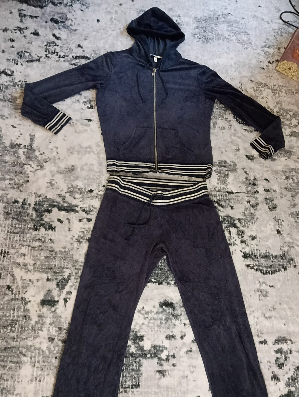 Vintage 2007 Victoria’s Secret Velour Tracksuit Set – Y2K Angel Wing Zipper Navy
